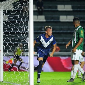 Vélez ganó por Romero y hay cinco punteros en la Zona A