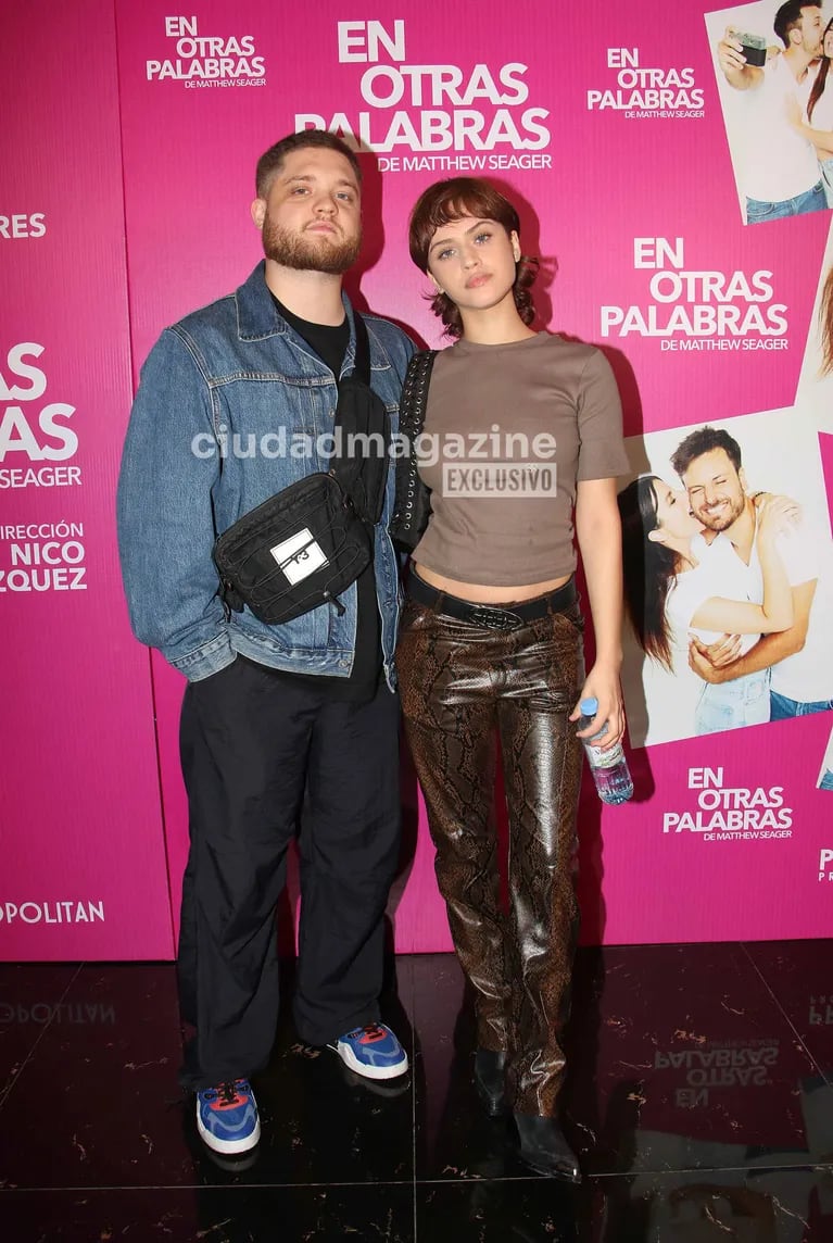 Toto Kirsner y Ornella D'Elía en el estreno de En Otras Palabras de prensa de En Otras Palabras (Foto: Movilpress).